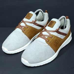 dc heathrow sneakers